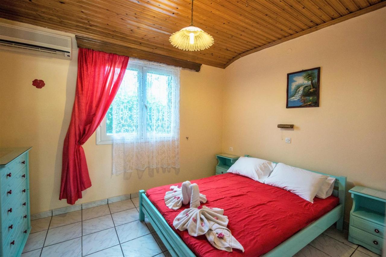 Villa Eleni Holidays Resort With Swimming Pool, Sidárion Exteriör bild