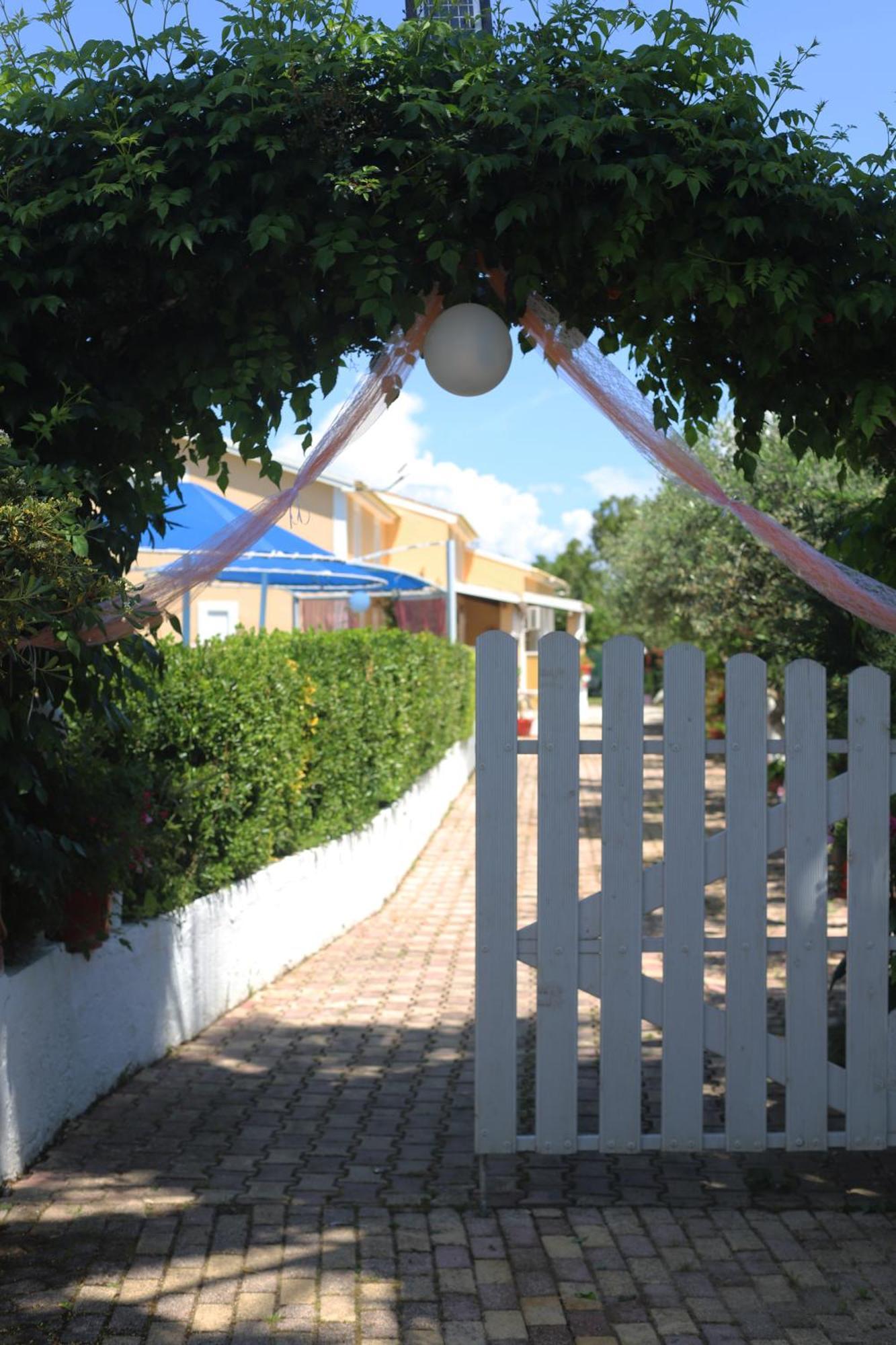 Villa Eleni Holidays Resort With Swimming Pool, Sidárion Exteriör bild